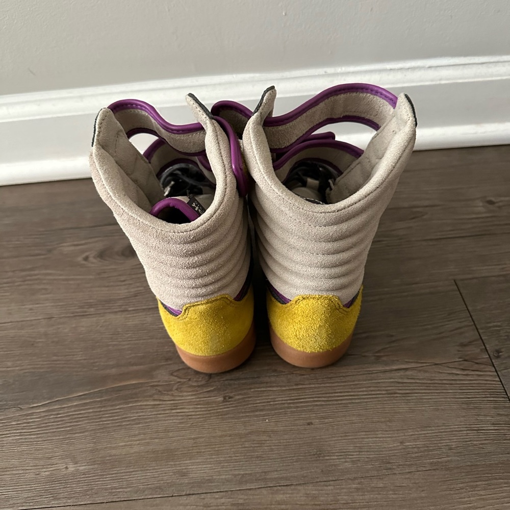 Reeboks - Picture 3 of 4